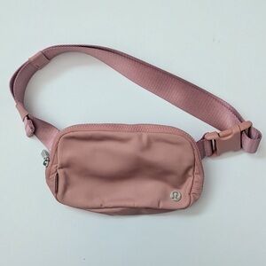 Lululemon Everyday Belt Bag 1L- Dusty Rose